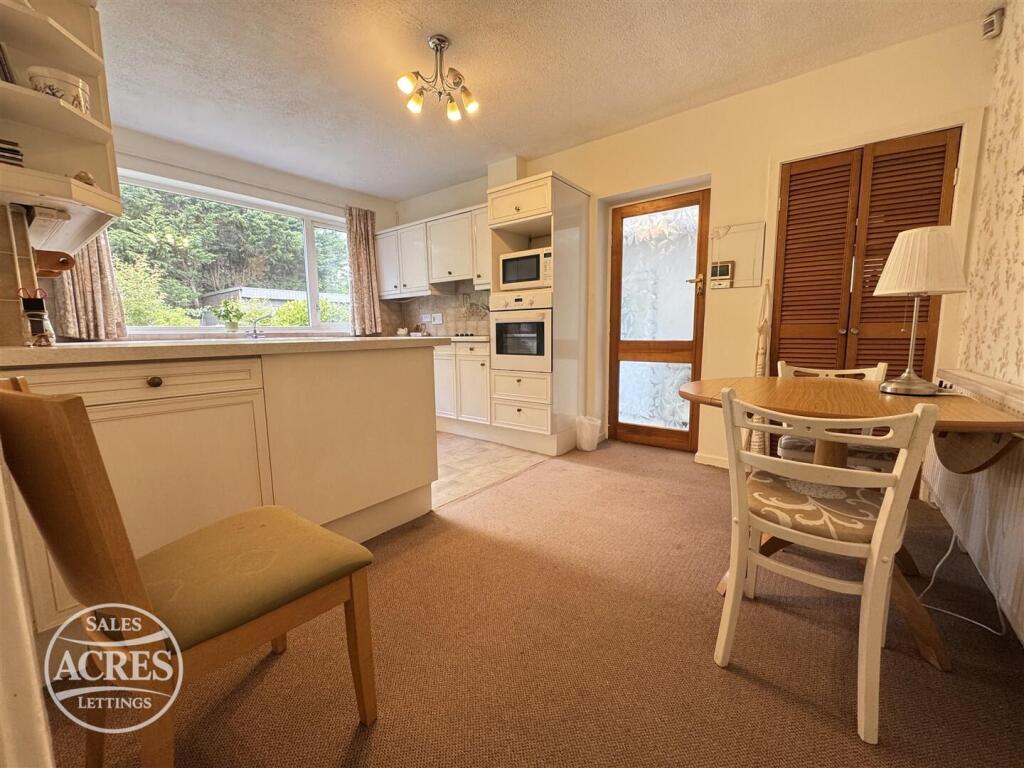 House in Sandwell, West Midlands - More