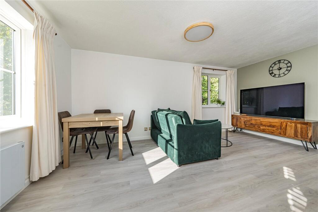 Apartment in Twickenham - View 5