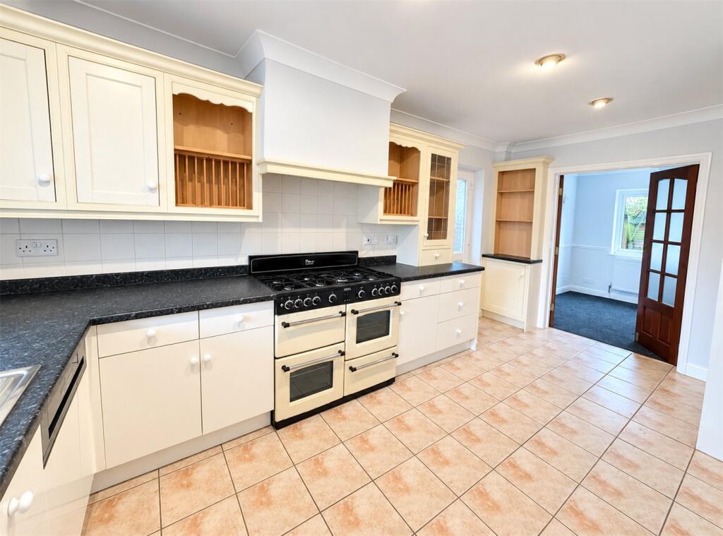 House in Southend-on-Sea - View 3