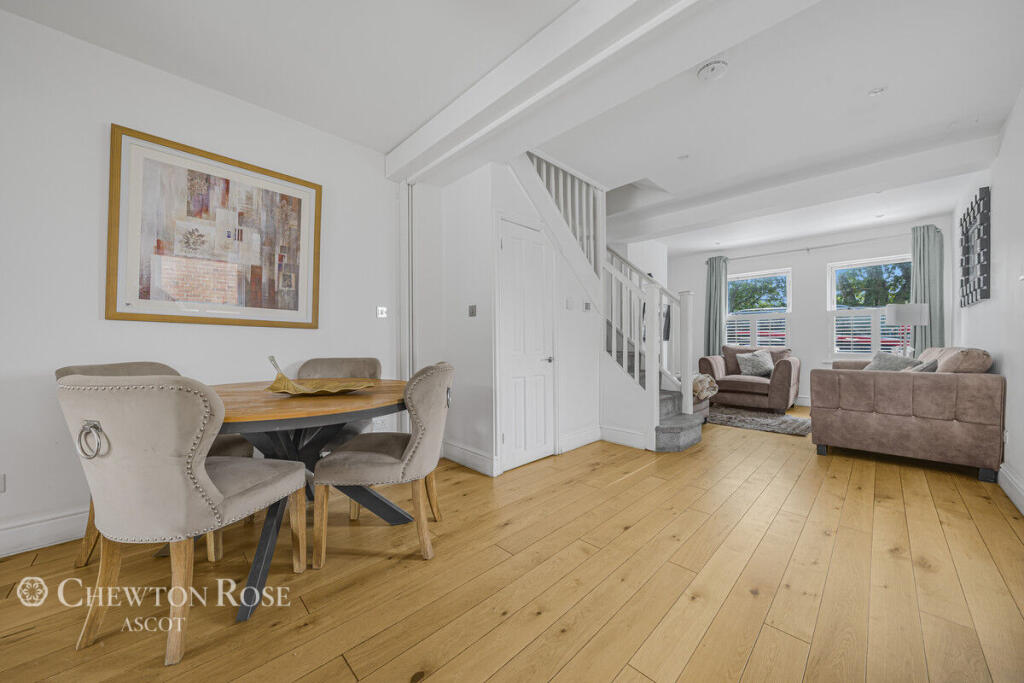 House in Slough - View 3