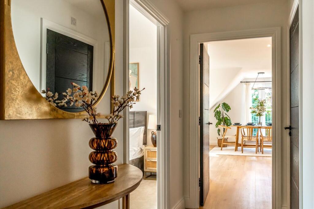 Apartment in Weybridge - View 5