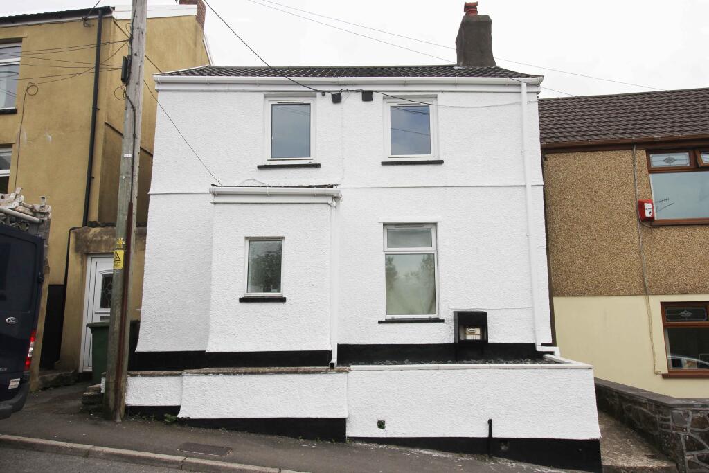 Main image of property: Collenna Road, Tonyrefail, CF39 8EL