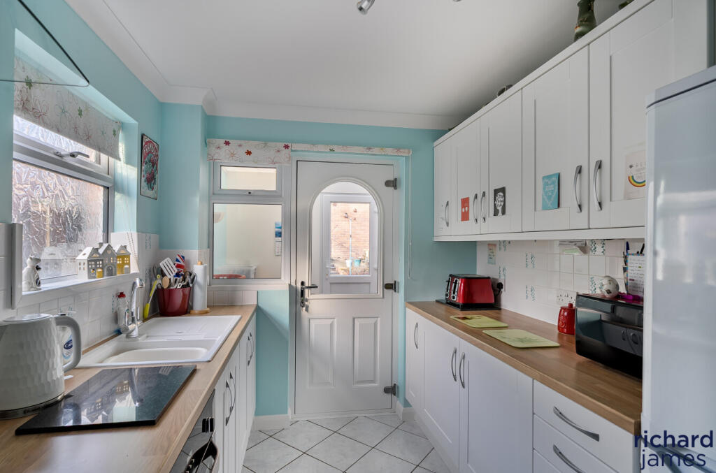 Castleton Road, Middleleaze, Swindon, SN5 photo 3