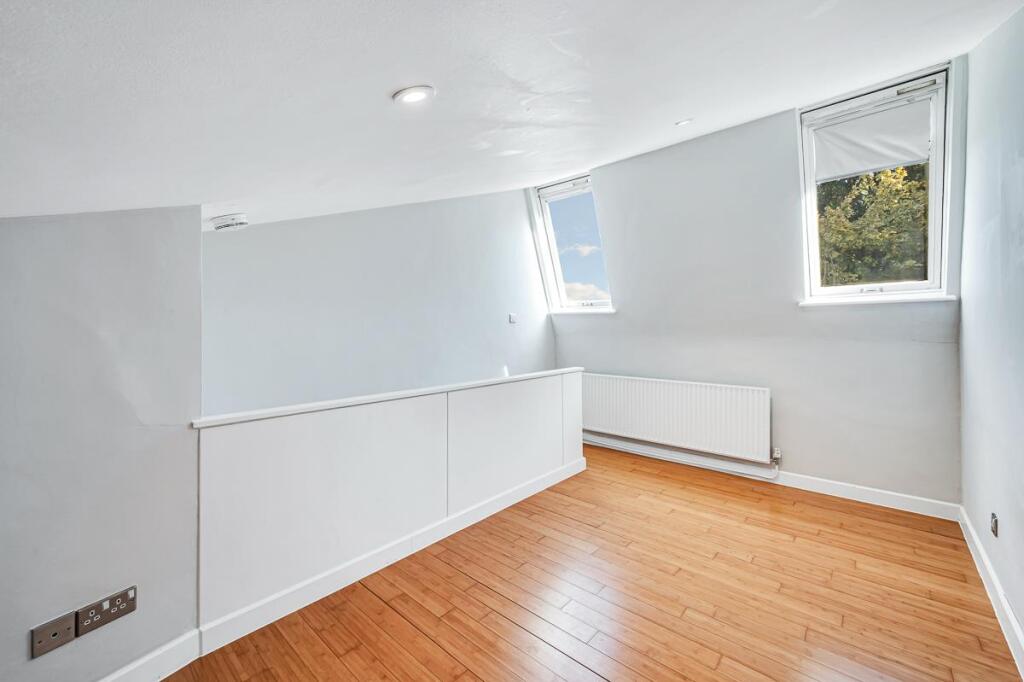 Apartment in London - View 5