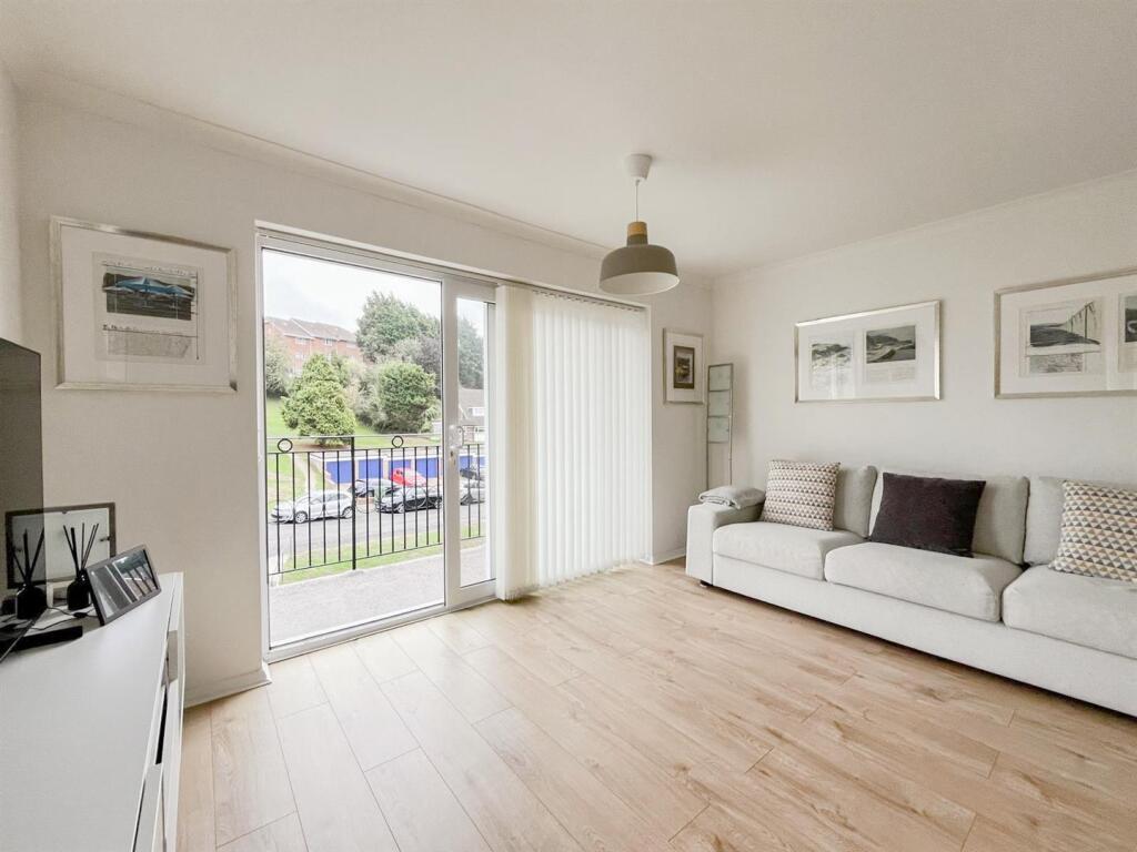 Apartment in Hastings, West Marina - View 3