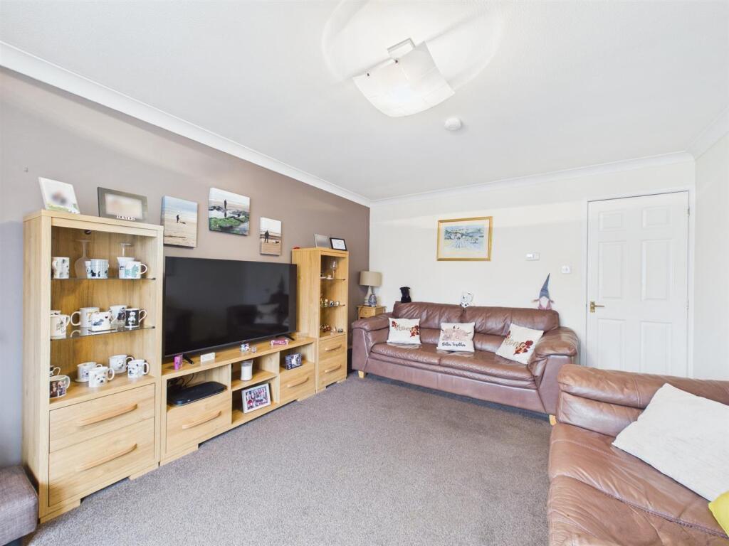 1 Hewat Place, Perth, PH1 2UD photo 2