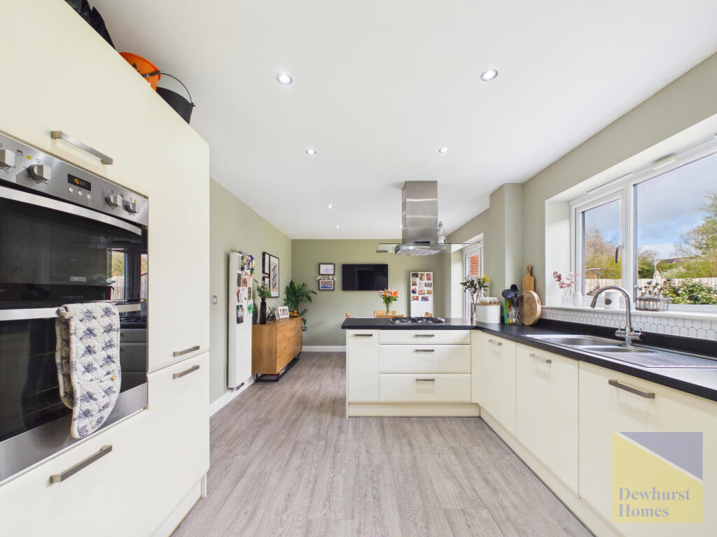 Saxon Place, Penwortham, Preston, PR1 photo 4