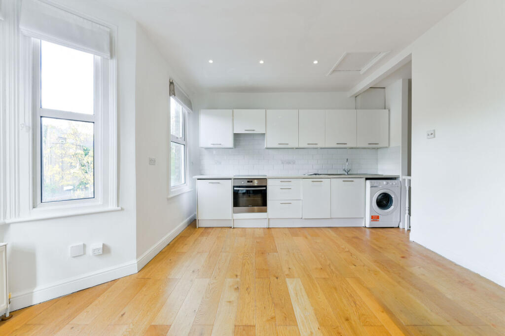 Apartment in London - View 3