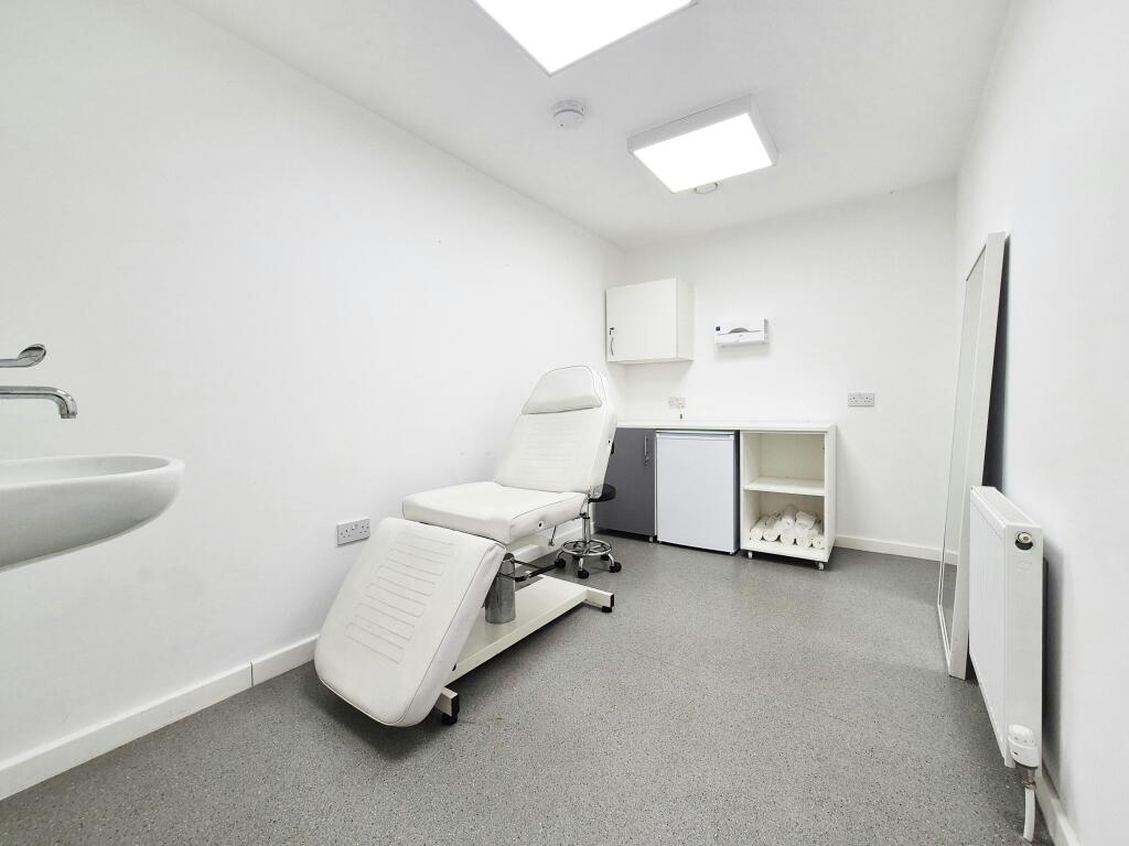 room2_1.jpg