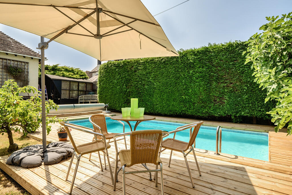 House in Bristol, Golden Hill, Henleaze - View 3