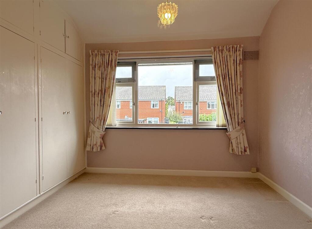 Milldale Crescent, Fordhouses photo 4