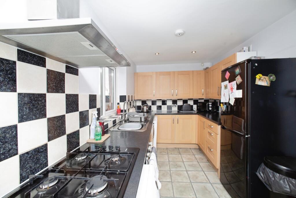 Coronation Avenue, Barnsley, S72 photo 4