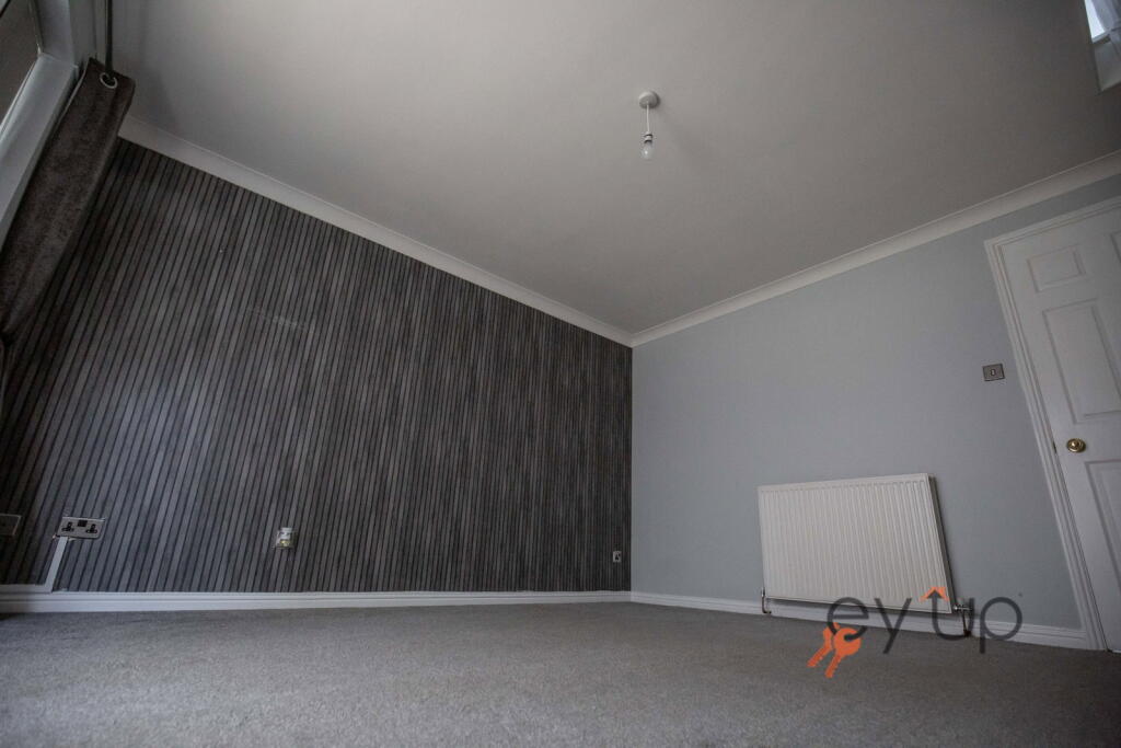House in Kirklees, West Yorkshire - View 4