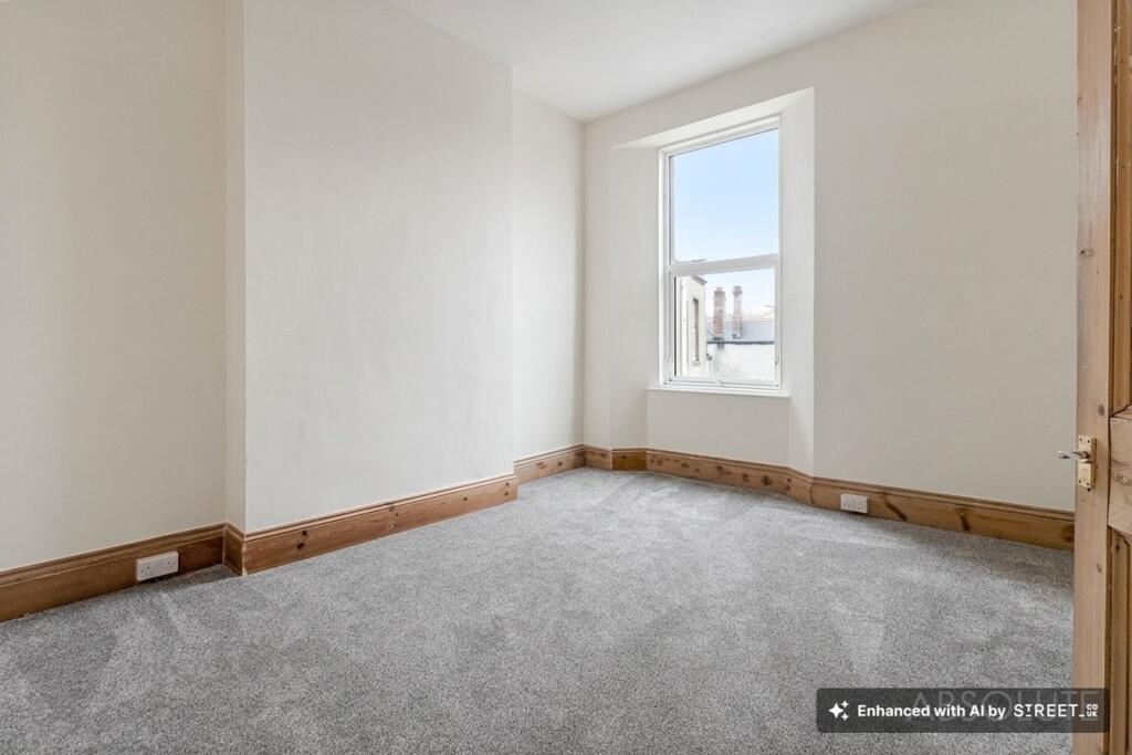 Apartment in Torquay - View 2