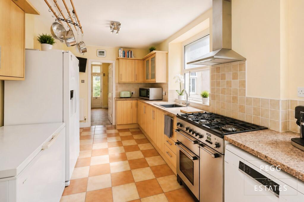 House in Torquay, Torbay - View 5