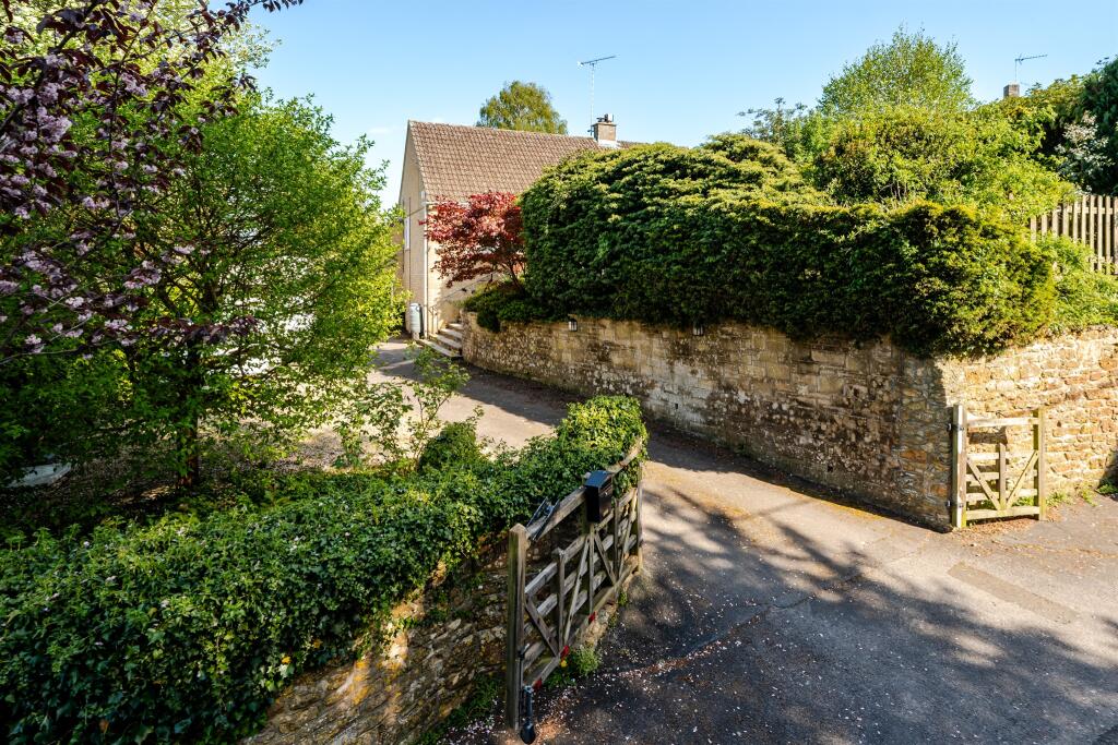 House in Taunton - View 4