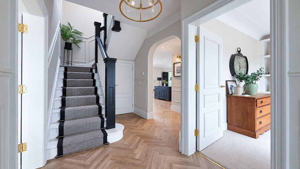 House in Sefton, Birkdale - More