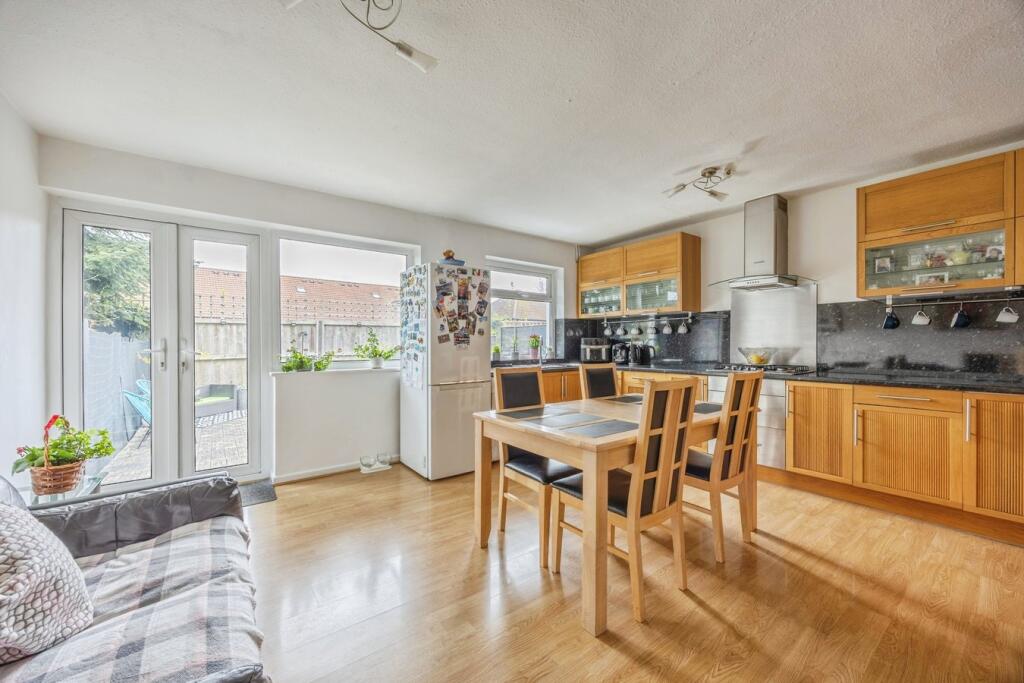 House in London - View 3