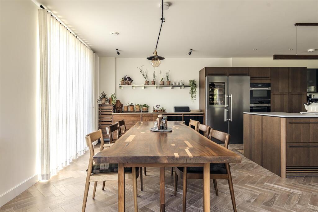 Apartment in London - More