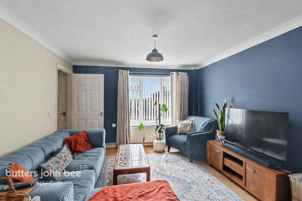 House in Winsford, Over - More
