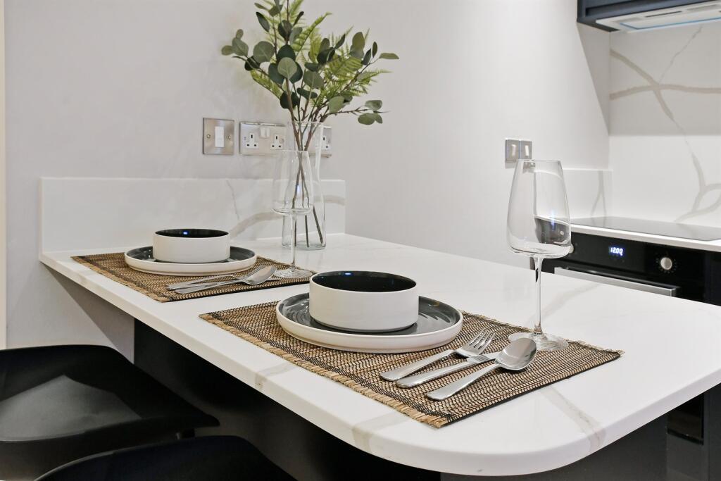 Apartment in Sheffield - View 5