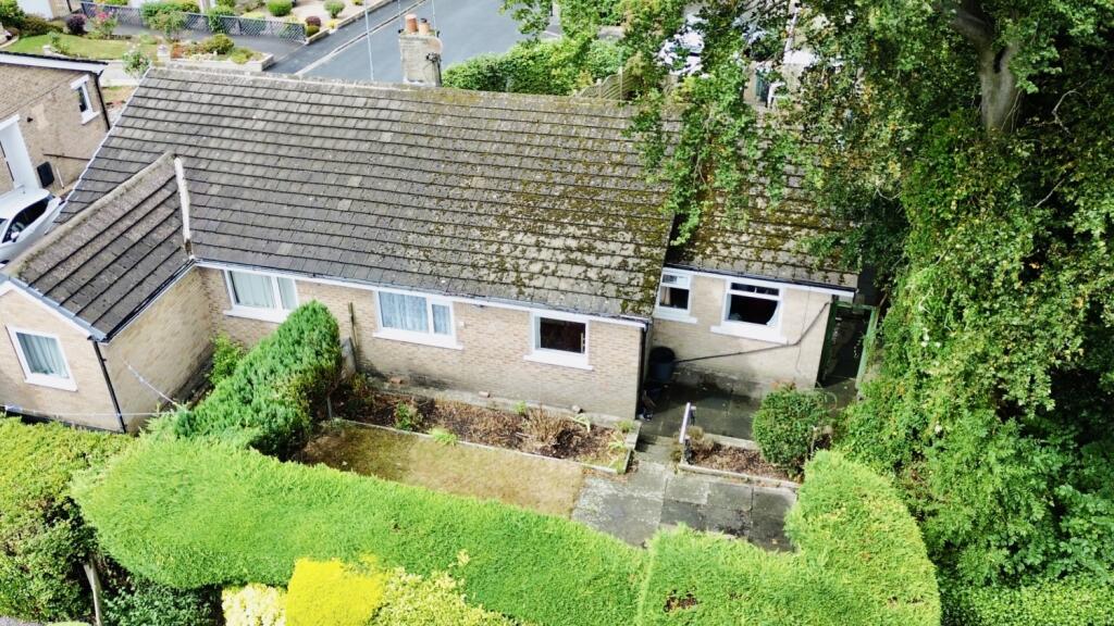 House in Bradford, Cullingworth - More