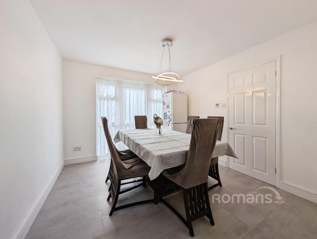 House in Reading, Lower Earley, Earley - More