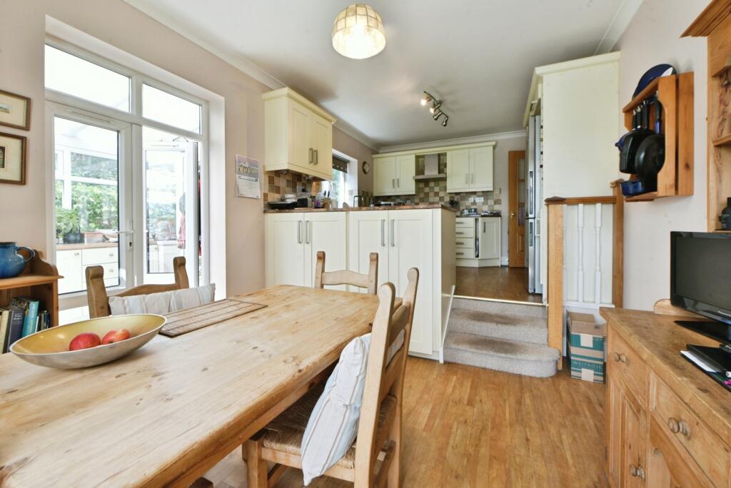 Leafield Road, Disley, Stockport, Cheshire, SK12 photo 2