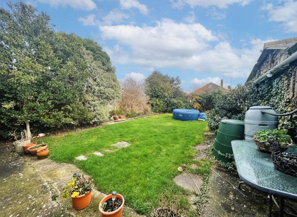 Rowe Avenue North, Peacehaven, BN10 7QP photo 4