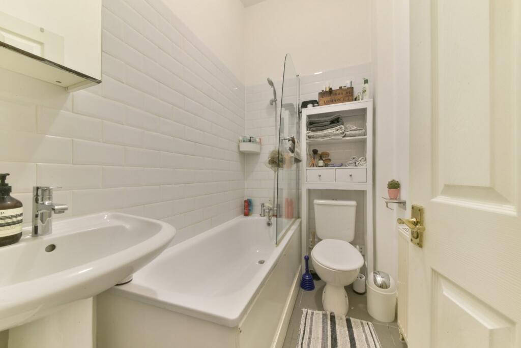 Apartment in London, Victoria Park Village, Hackney - View 5