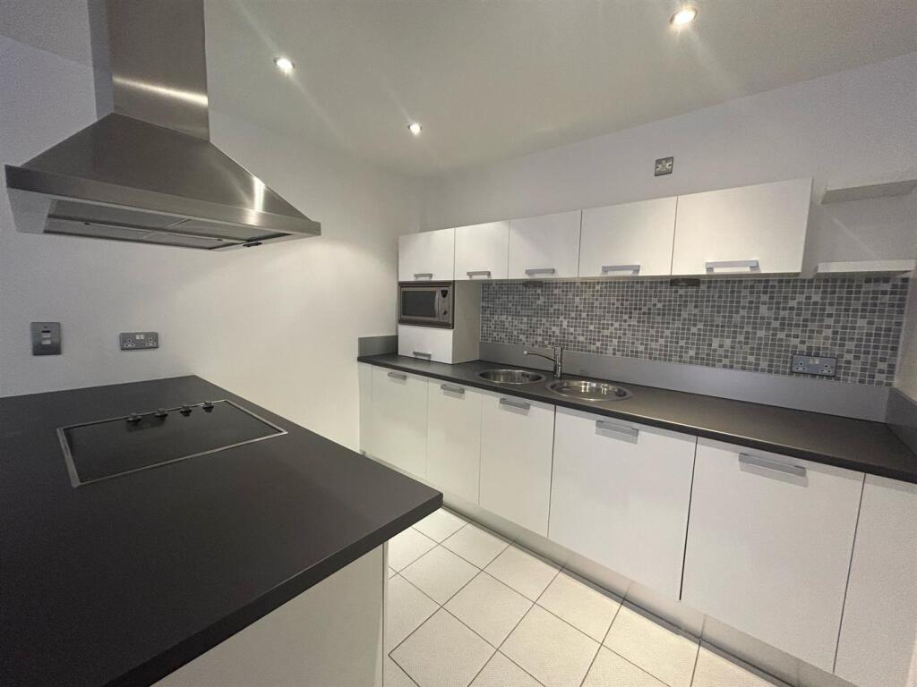 Apartment in Manchester - View 3