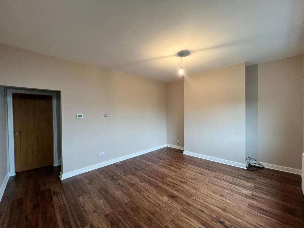 House in Wakefield, West Yorkshire - View 5