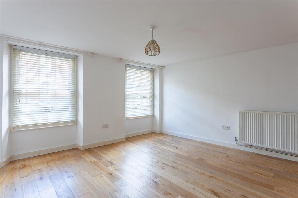House in Bridport, Dorset - View 5