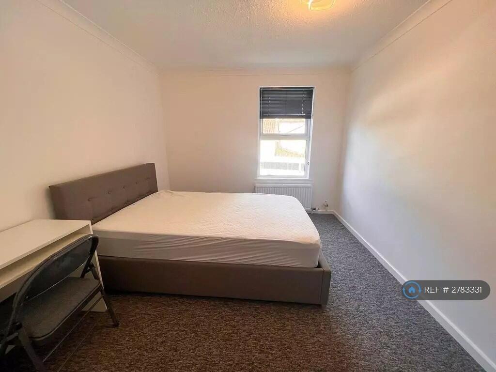 6 bedroom terraced house for rent