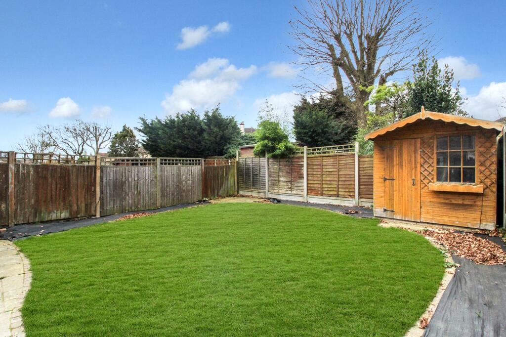 Bridgwater Drive, Westcliff-on-Sea, Essex, SS0 - View 4