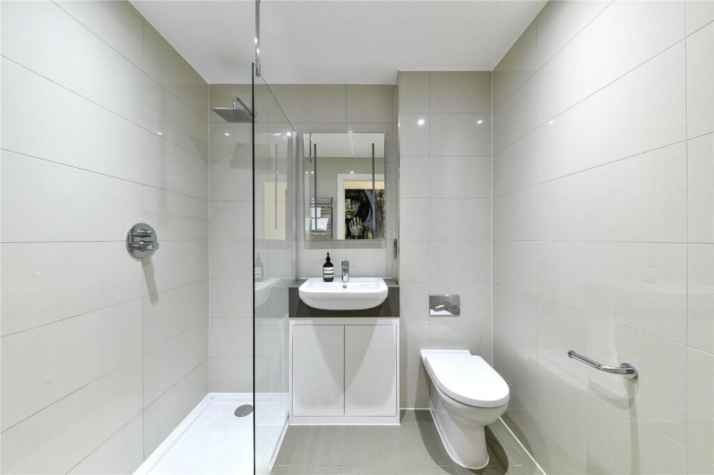 Apartment in London - More