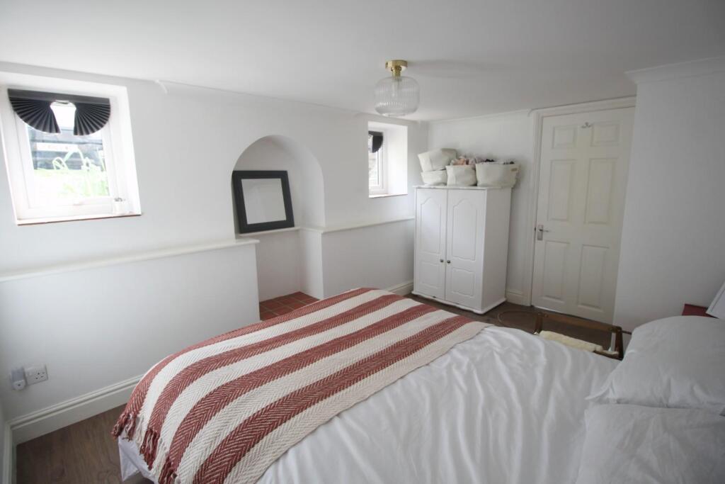 Apartment in Southampton - View 5