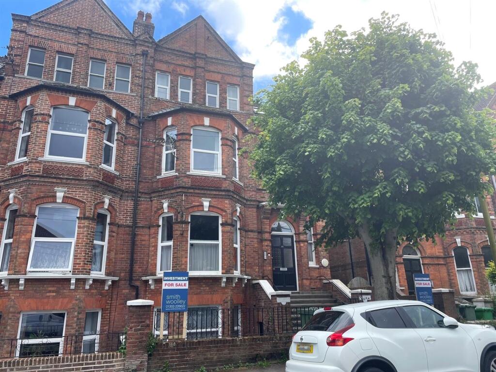 Apartment in Folkestone, Foord - View 2
