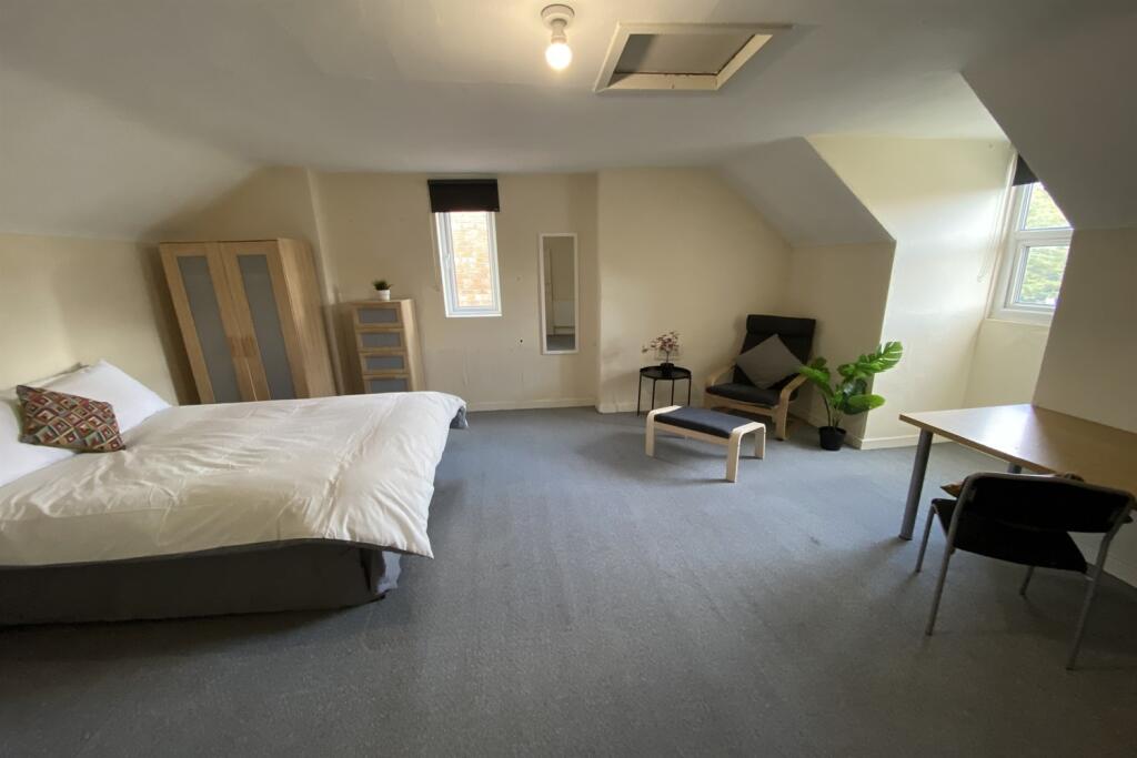 Main image of property: Broadgate, Beeston, NG9 2GG