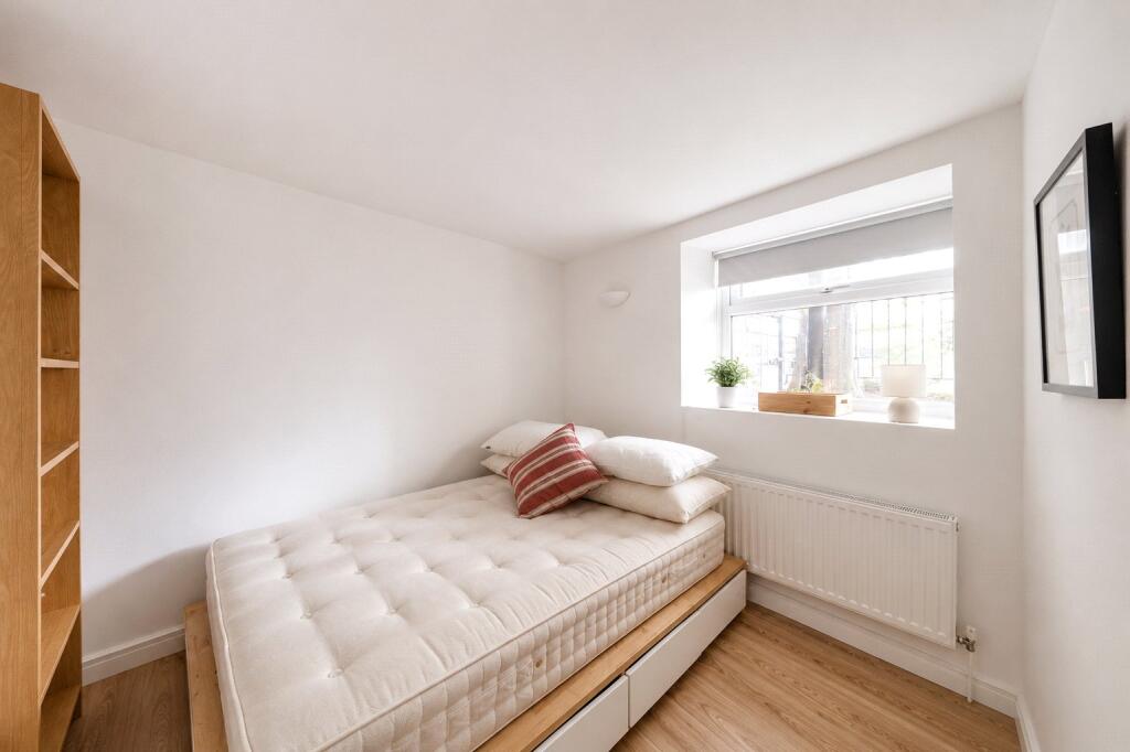 Apartment in London - More