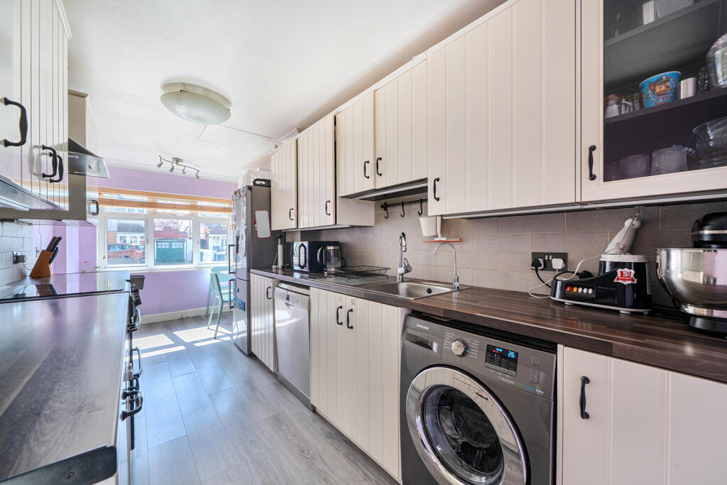 Kingsfield Avenue, Harrow, HA2 - View 3