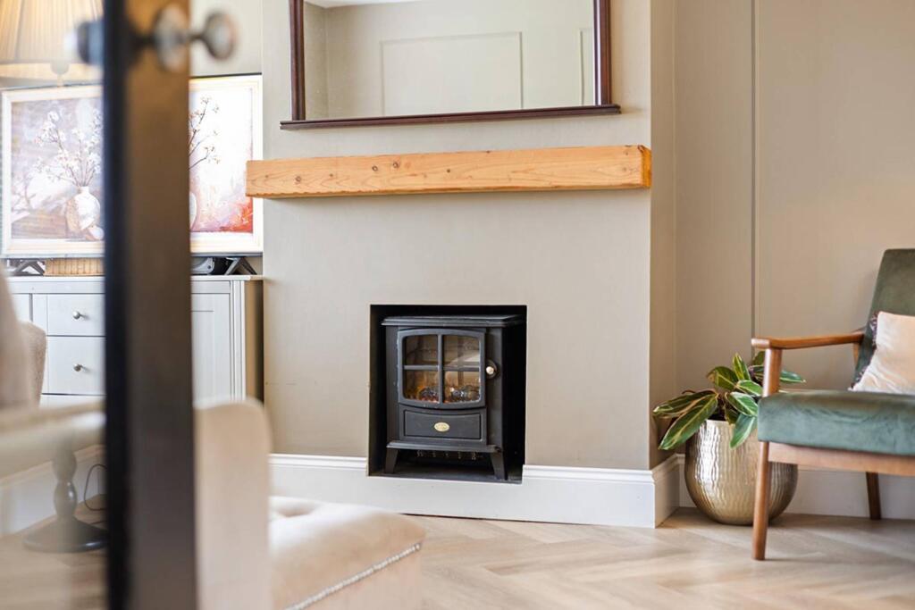 House in Edinburgh, Midlothian - View 5