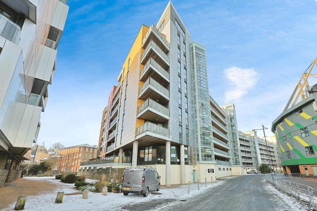 Main image of property: Geoffrey Watling Way, Norwich