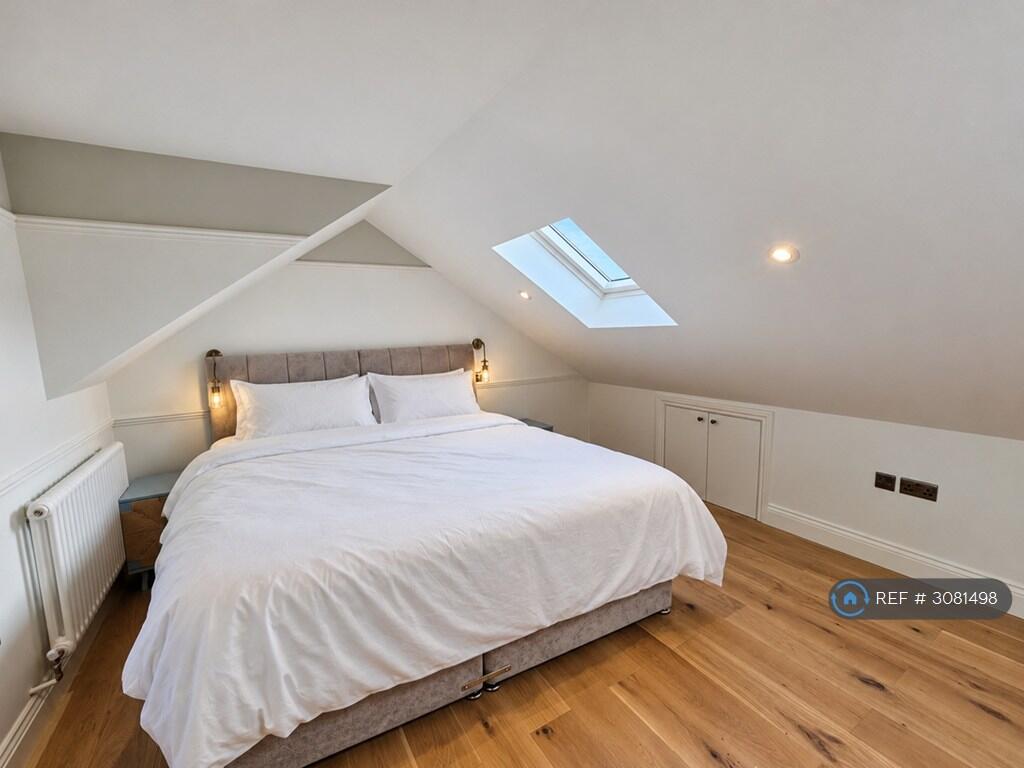 Apartment in Twickenham - View 4