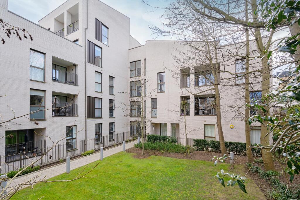Apartment in London, Brondesbury Park, Brondesbury - View 4