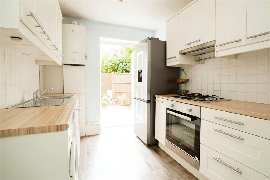 Apartment in Cardiff, Cyncoed - View 2