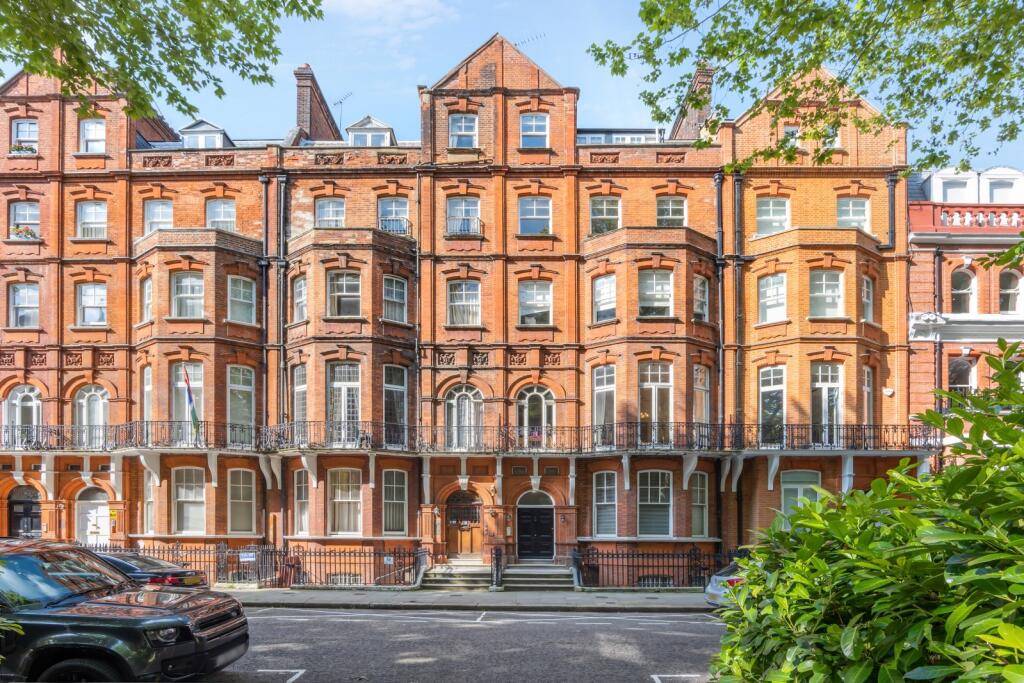 Main image of property: Kensington Court, 
High Street Kensington, W8