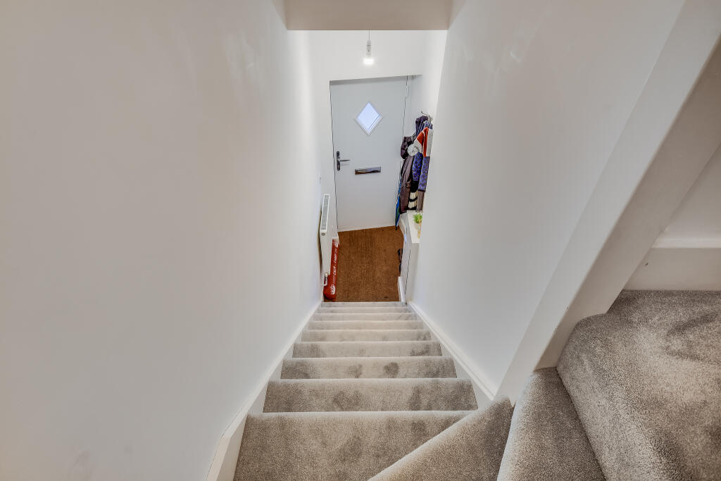 Apartment in Chelmsford - View 4