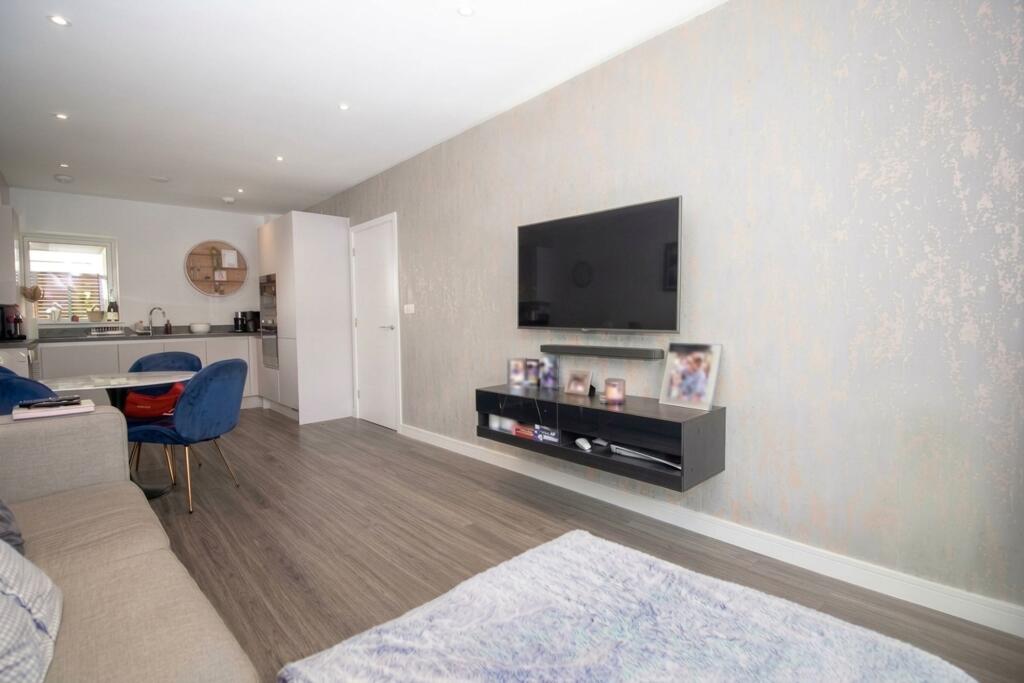 Apartment in Watford - More