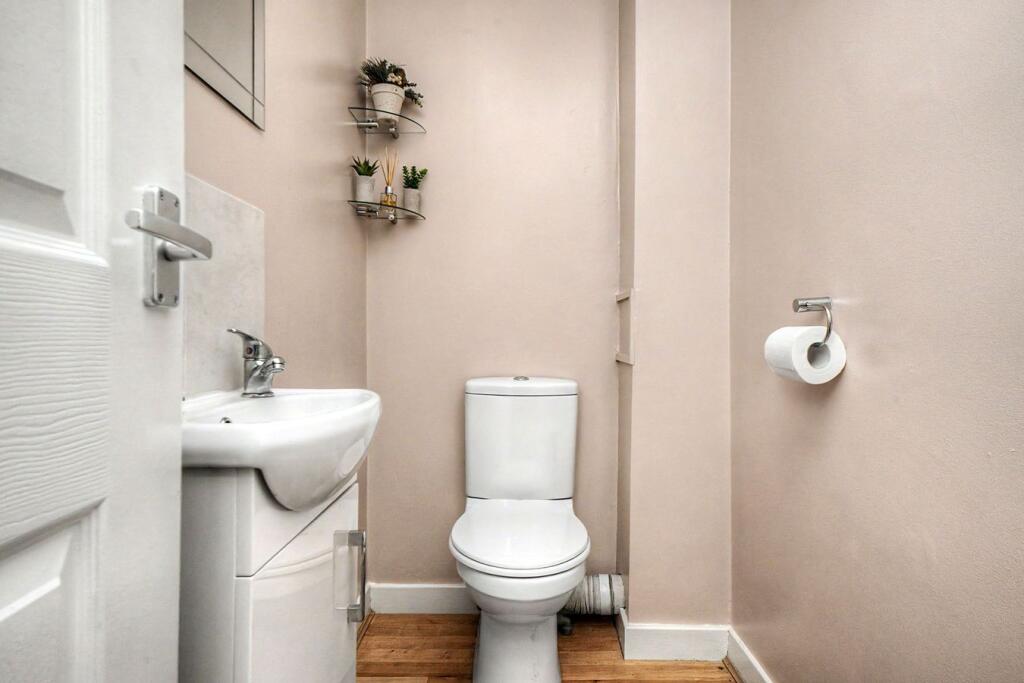 House in Kirkliston - View 5